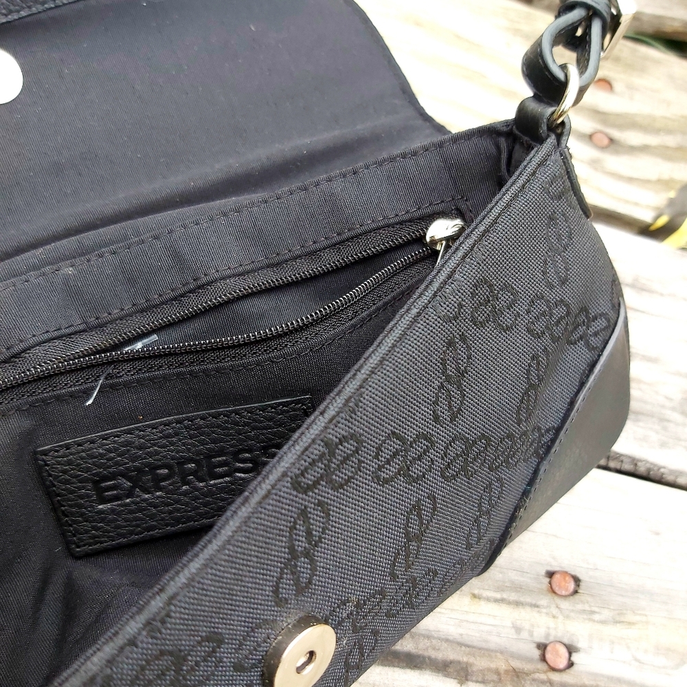Express Small Clutch - Picture 6 of 8